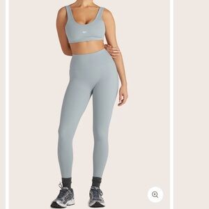 4 Piece - SET Active Platinum Sportbody Set